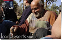 عبدالحسین تنها ساکن روستای کوره گز