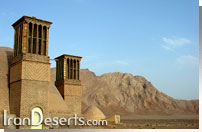 بادگیرهای آب انبار در نزدیکی یزد